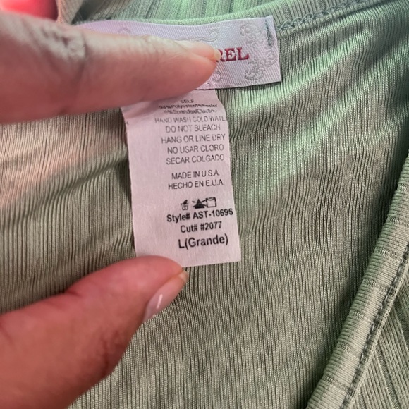 Long sleeve 2 Piece Set. Size Medium - Picture 2 of 5